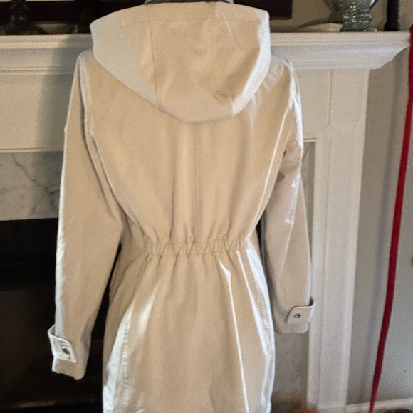 Khaki Women’s Rain Coat - like new! - Picture 5 of 11